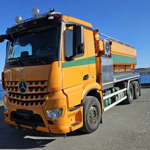 Mercedes-Benz Arocs 2548 sug-/spylebil - Korp & Son påbygg