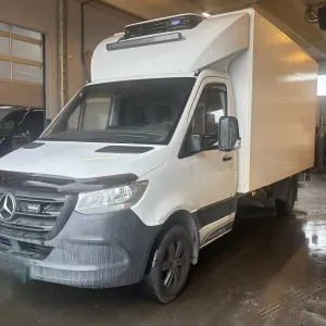 Mercedes-Benz Sprinter 8 pallers skapbil - Carrier 2 sone aggregat - Euro 6 - Sideåpning