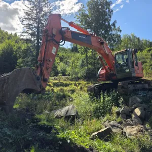 Hitachi ZX225USLC