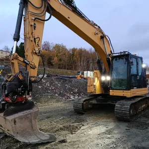 CAT 325F m/ R6 rototilt