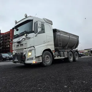 Volvo FH540 Brøyterigget Kombibil m/ asfaltbalje og dumperkasse