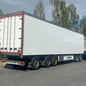 LIMETEC walking floor - VBG- Hel sideåpning -Isolert - Varmeaggregat - Sving/løft - Eu-godkjent - 1 eier - Leveringsklar