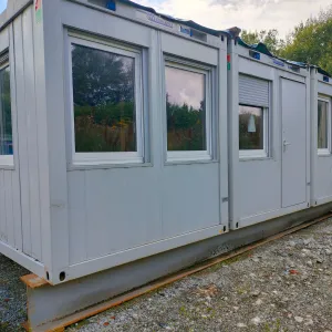 Komplett kontorrigg – 4 stk. 24-fots moduler selges samlet