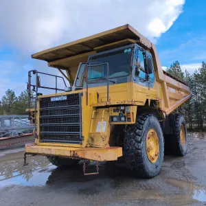 Komatsu HD325-6 Tipptruck 
